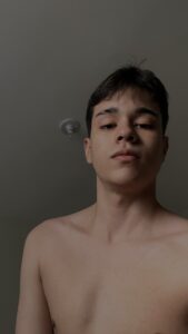 Novinho dotado rola de jumento grande e grossa fotos amadoras mostrando o mega pau na cueca volume grande  avantajado 