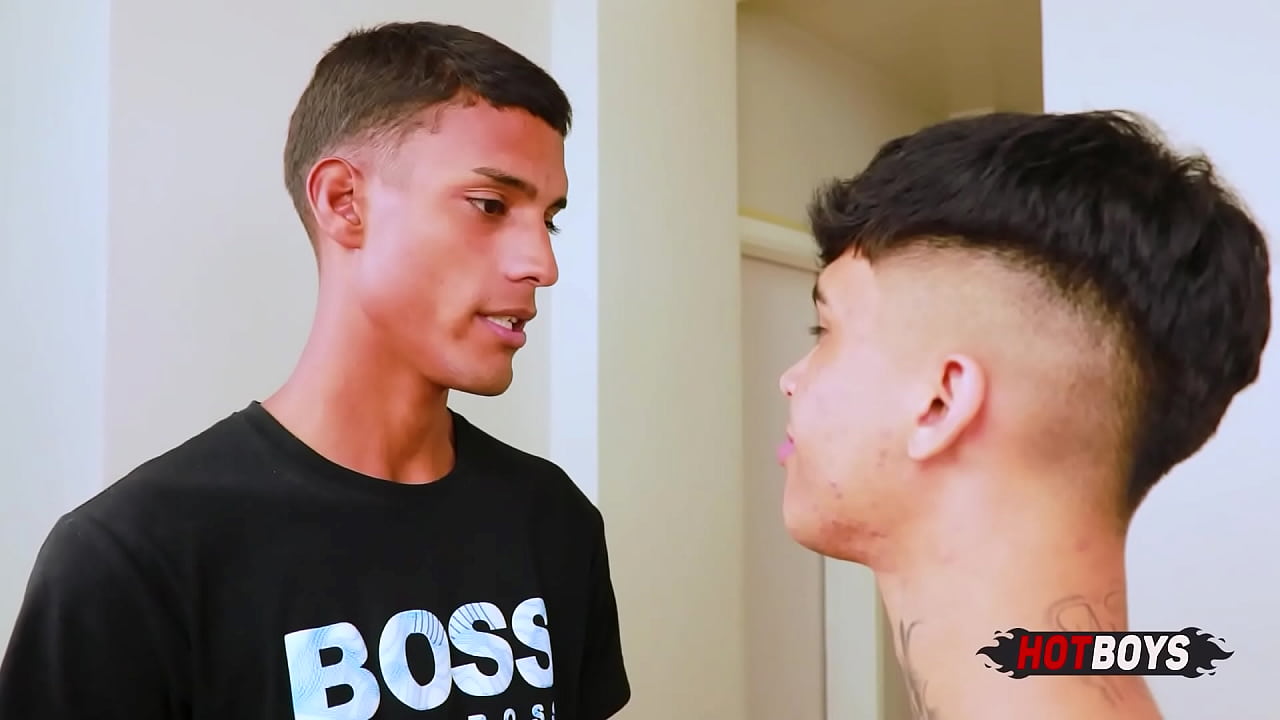 entregador do ifood fode o cu do novinho